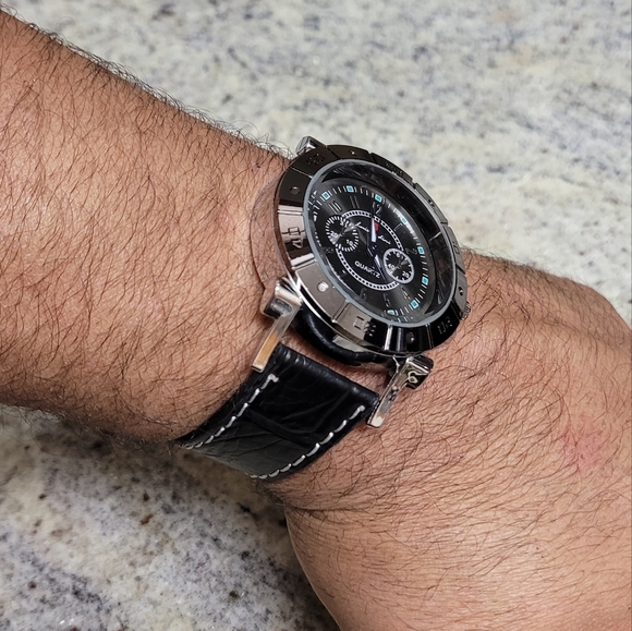 Luis Cardini | Leather Band Quartz Watch Black & Silver - Picture 9 of 16